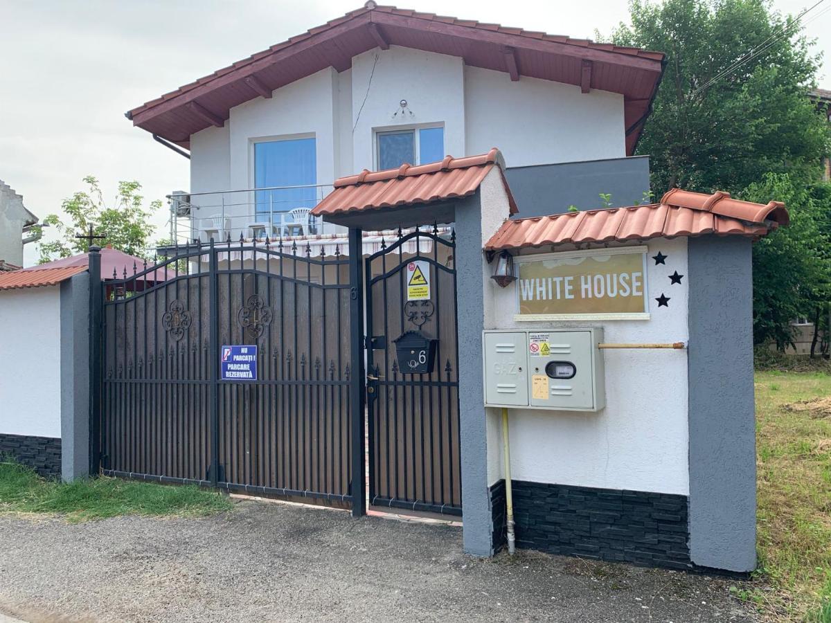 White House Guest House Hunedoara Exterior foto
